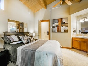 2 chambres, fer et planche à repasser, Wi-Fi gratuit, draps fournis