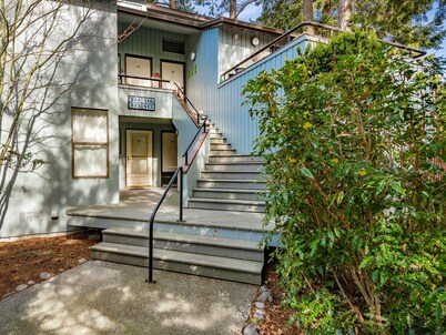 JL 514: 2 Bedroom,  ocean air, clamming, free WiFi!