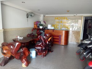 Lobby sitting area - Hotel Duc Long (Ho Chi Minh City)