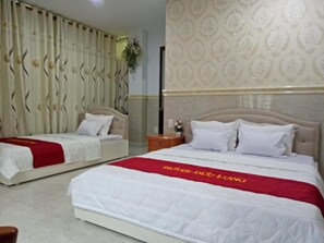 スーペリア トリプルルーム | デスク、WiFi (無料)、ベッドシーツ