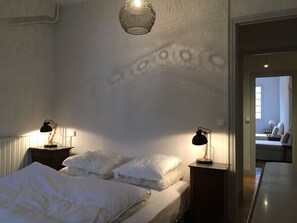 3 عدّة غرف نوم ومكواة/لوح كي وواي فاي وملاءات أسرّة