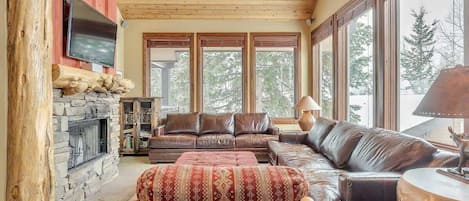 Televisor intel·ligent, llar de foc i oficines