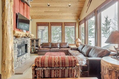 High End Alta Townhouse | Hot Tub