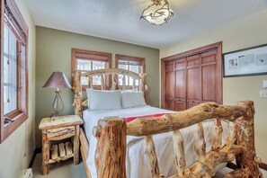 3 Schlafzimmer, Schreibtisch, Bügeleisen/Bügelbrett, kostenloses WLAN