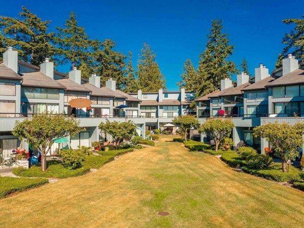 Exterior - JL 1107: Sunsets at their Finest in this Lovely 2 bedroom, Water view! (Birch Bay)