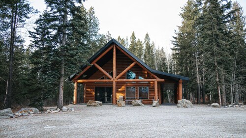 Grizzly Den Cabin Rental