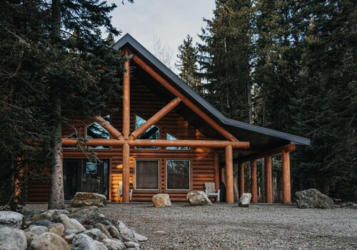 Grizzly Den Cabin Rental