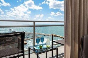 Cribs/infant beds - The Vista at Hilton Tel Aviv (Tel Aviv)