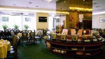 Café da manhã, almoço e jantar; culinária chinesa