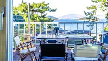 Wind (Extra person fee KRW 20,000 per person, pay on site) | Terrace/patio