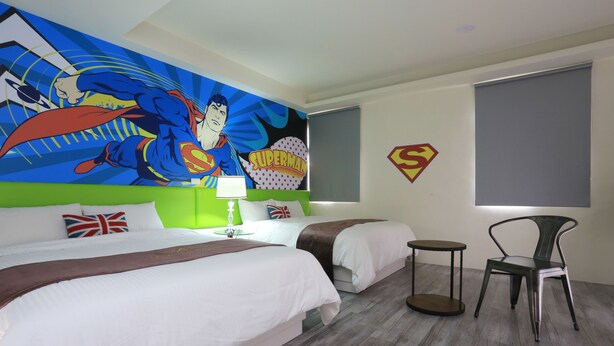 Standard Quadruple Room, 2 Katil Kelamin (Double), Non Smoking | Gebar bulu kapas, langsir/tirai gelap terus, Wi-fi percuma, cadar katil 
