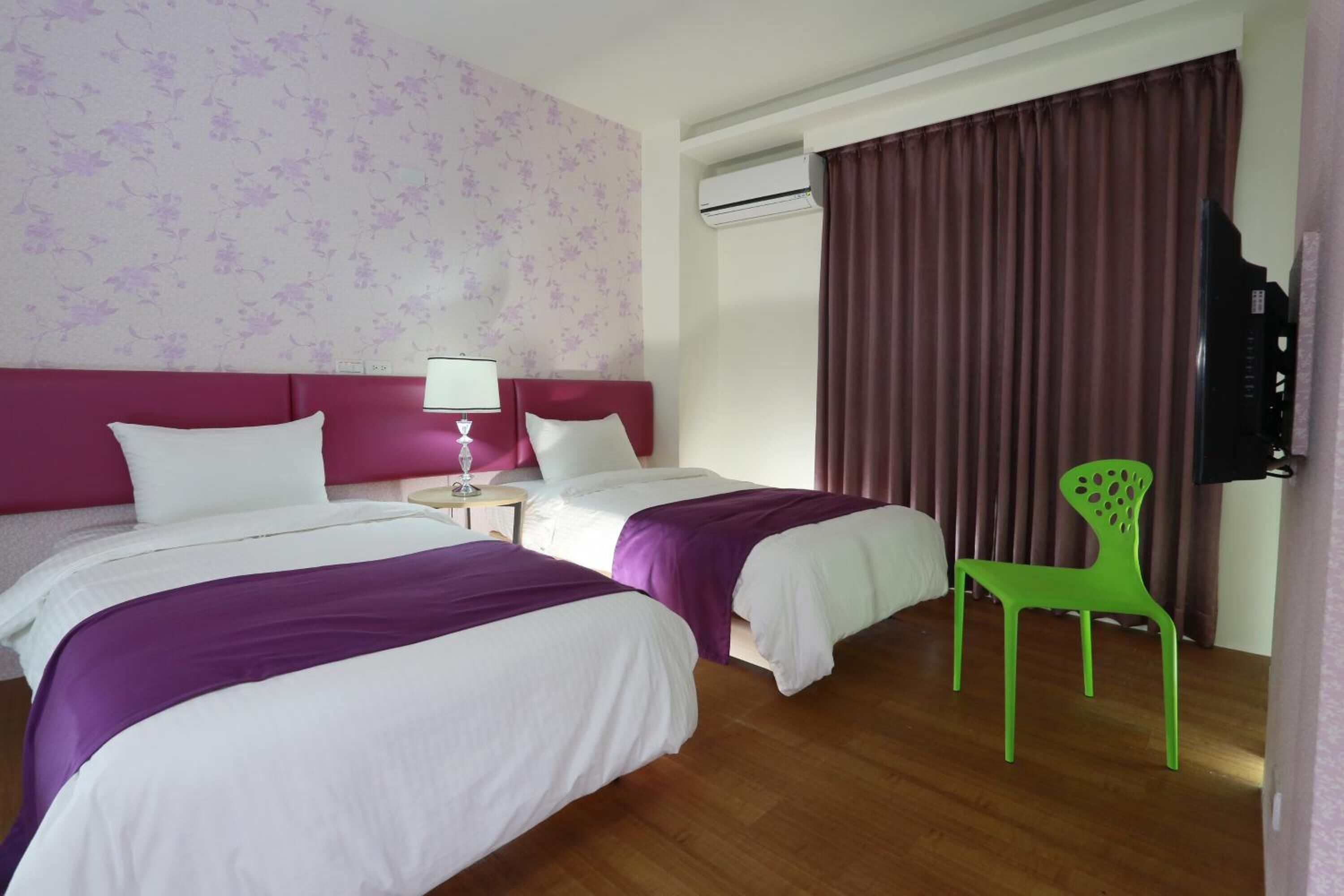 1 bedroom, down duvets, blackout curtains, free wifi