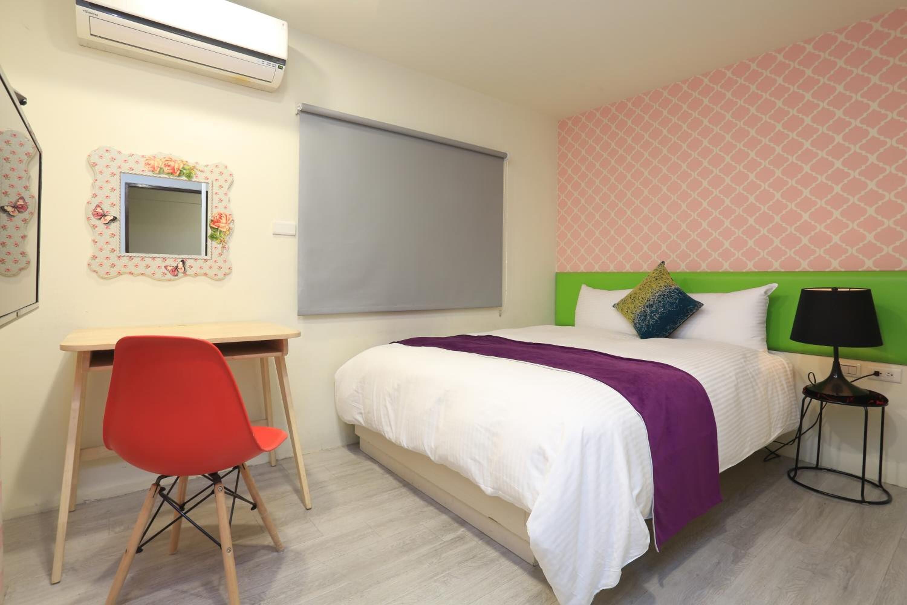 1 bedroom, down duvets, blackout curtains, free wifi