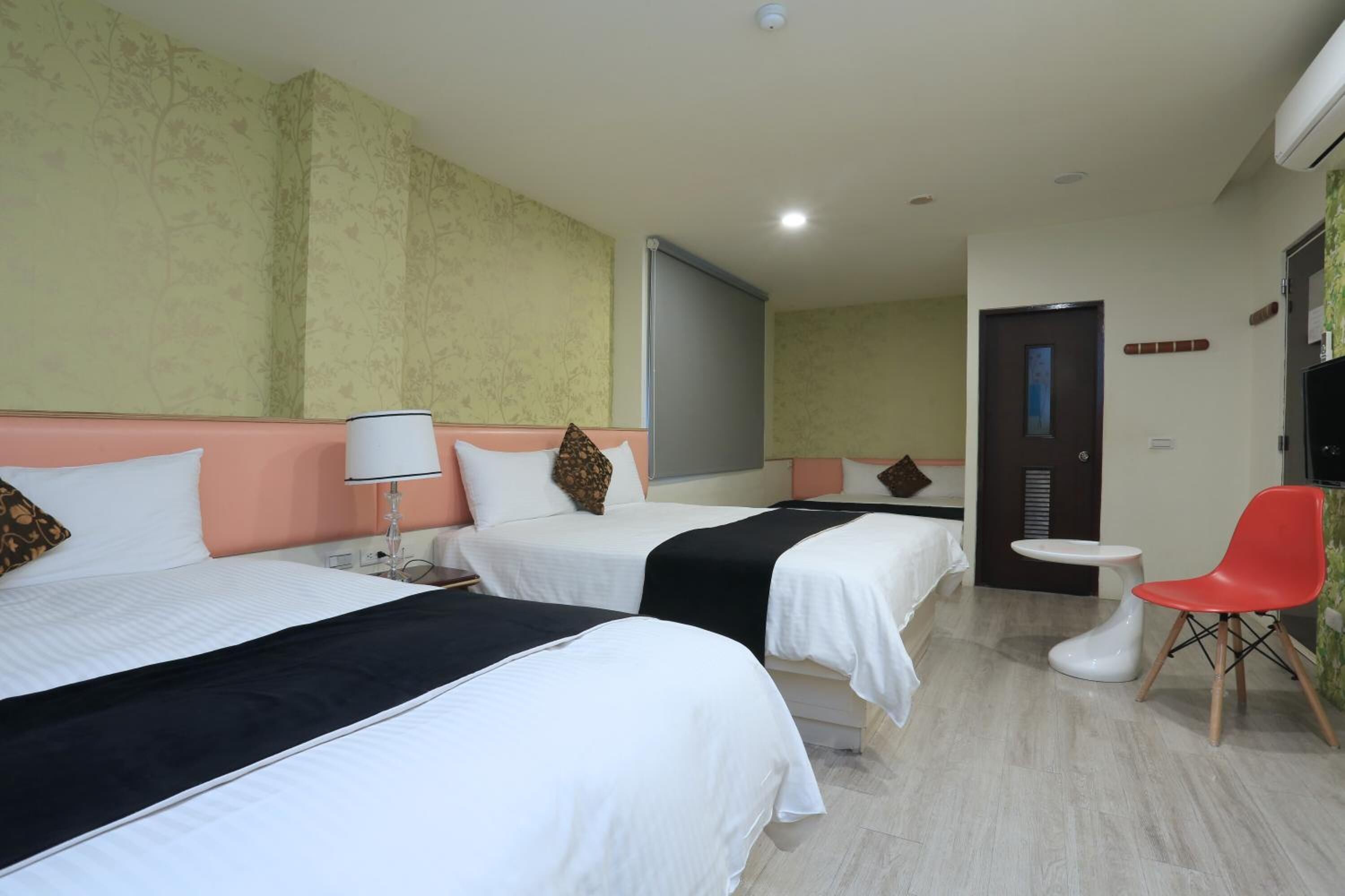 1 bedroom, down duvets, blackout curtains, free wifi