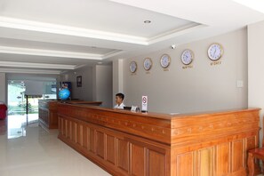 Mostrador de check-in y check-out