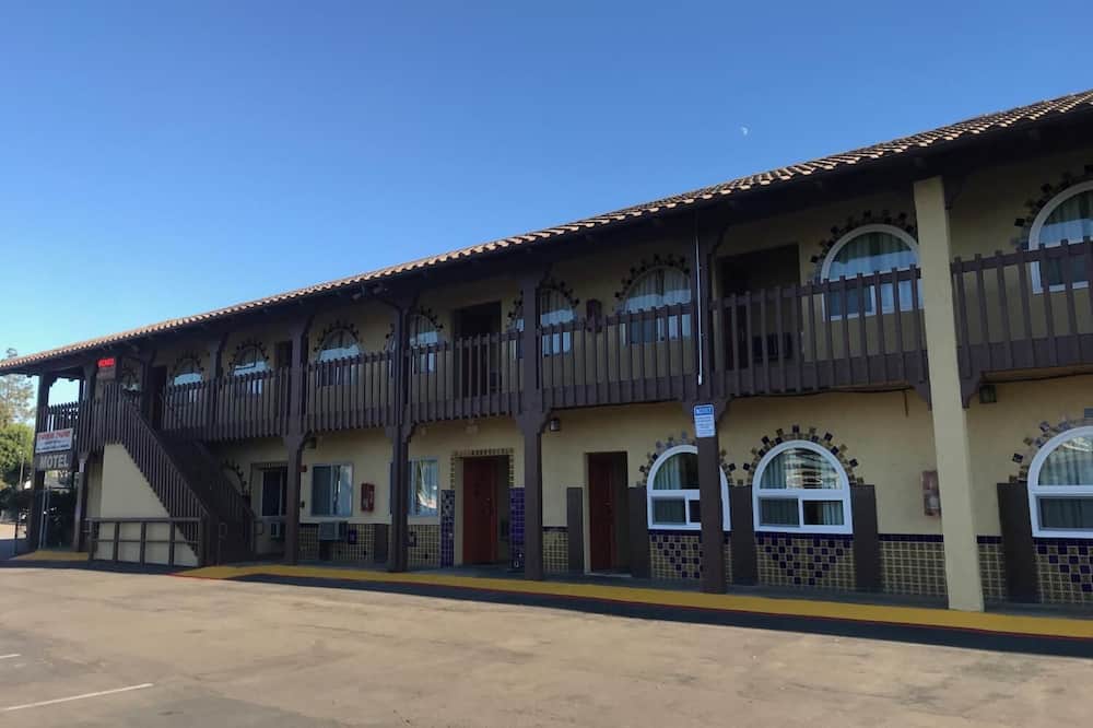 Hacienda Motel