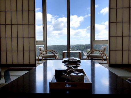 Japanese Style Room | Down comforters, blackout drapes, free WiFi, bed sheets