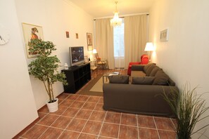 Desk, iron/ironing board, rollaway beds, free WiFi