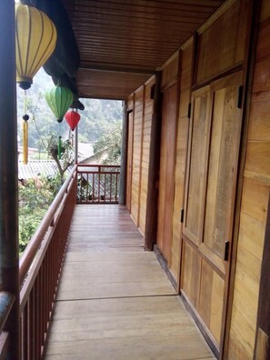 Balcony - Hoang Hop Homestay - Hostel (Ba Be)