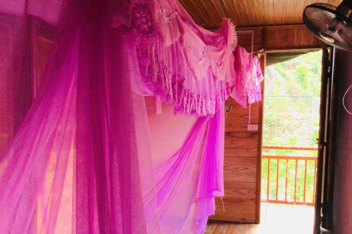 Blackout drapes, WiFi (free), bed sheets