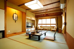 Standard Quadruple Room, Multiple Beds, Smoking | In-room safe, iron/ironing board, free WiFi, bed sheets - sakuraya (Yahiko)