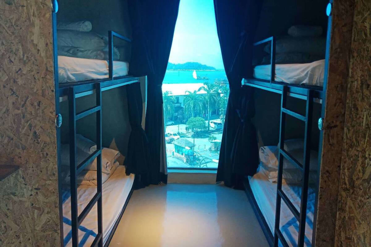 共用宿舍 (Single Bed in 4-Bed Mixed) | 遮光布/窗簾、免費無線上網、床單