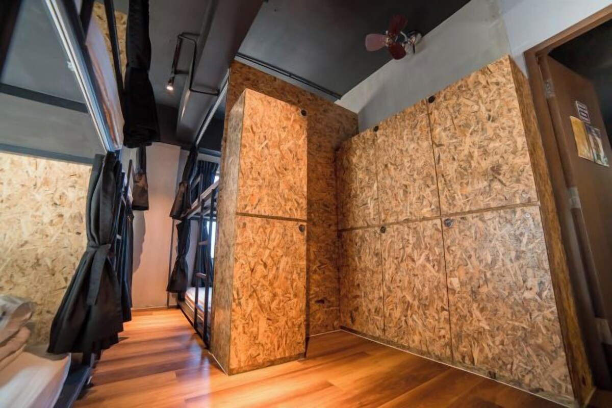 Blackout curtains, free WiFi, bed sheets