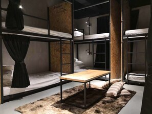 共用宿舍 (Single Bed in 8-Bed Female) | 遮光窗簾/窗簾、免費 Wi-Fi、床單