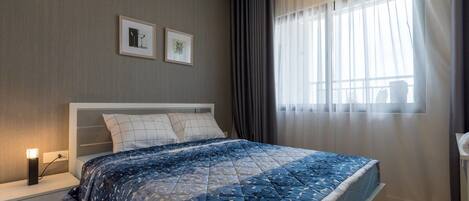 Desk, iron/ironing board, free WiFi, bed sheets