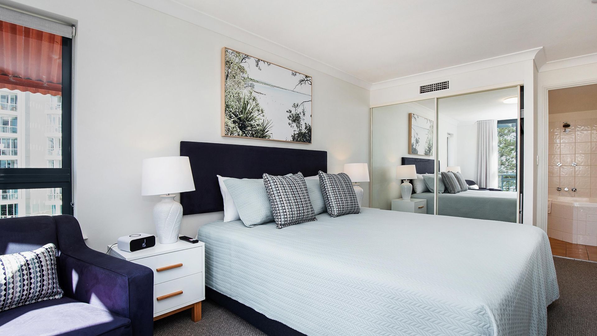 Calypso Plaza Resort Unit 462 Resort style complex on the beachfront in the heart of Coolangatta — image 15