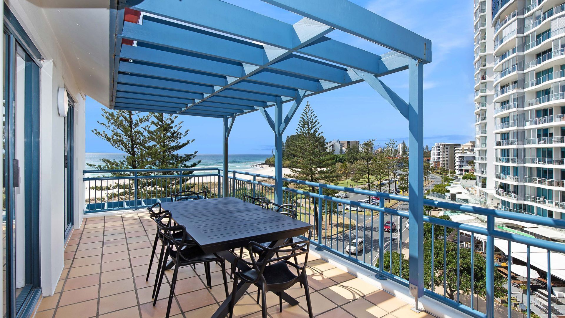 Calypso Plaza Resort Unit 462 Resort style complex on the beachfront in the heart of Coolangatta — image 11