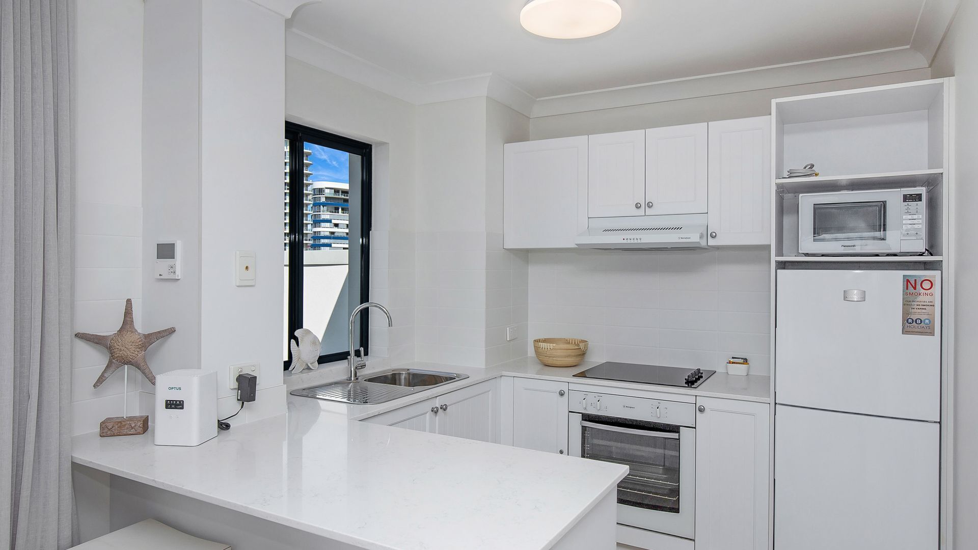 Calypso Plaza Resort Unit 462 Resort style complex on the beachfront in the heart of Coolangatta — image 12