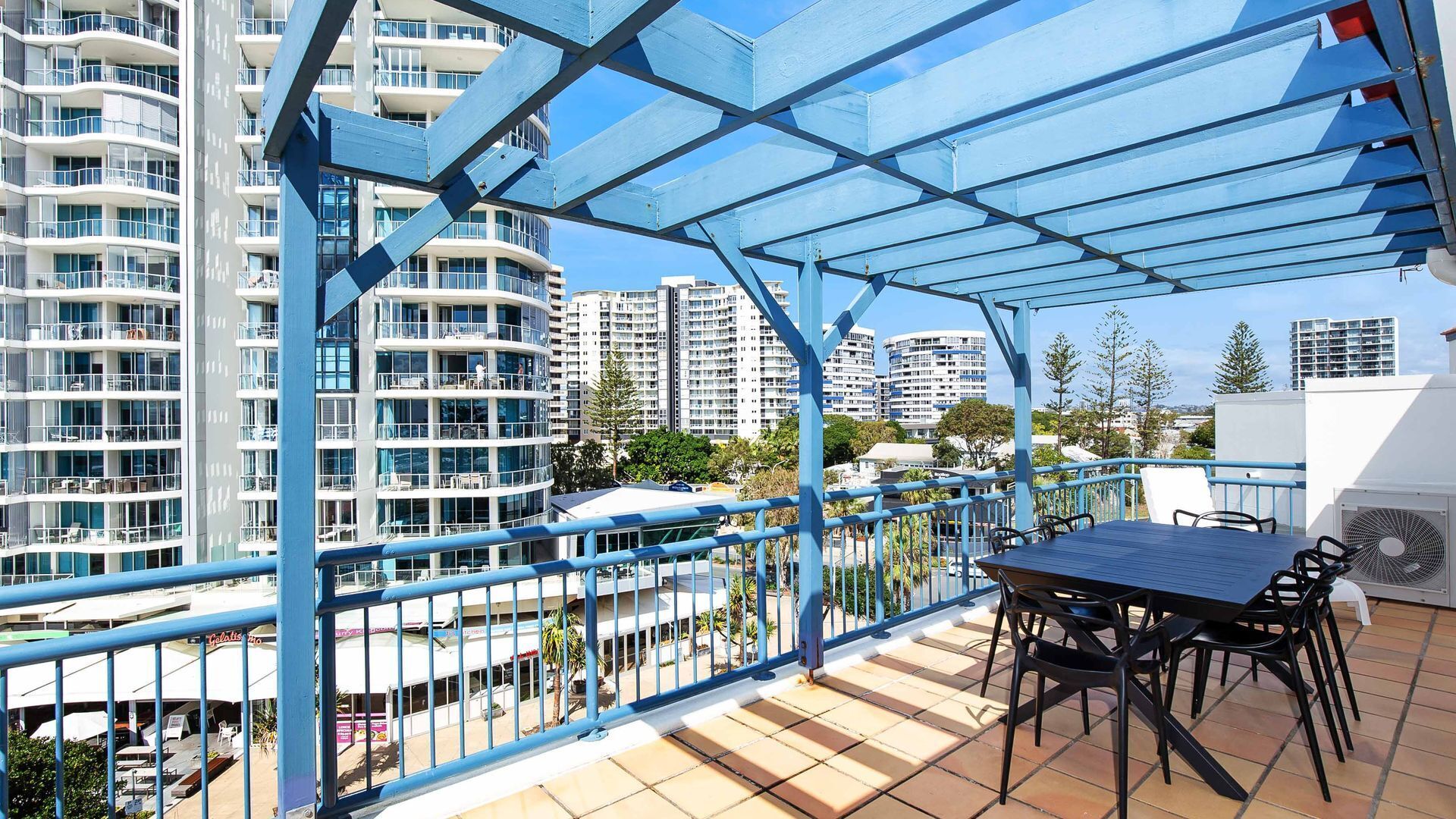 Calypso Plaza Resort Unit 462 Resort style complex on the beachfront in the heart of Coolangatta — image 23