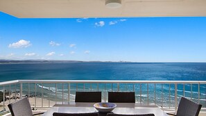 Outdoor dining - Rainbow Place Unit 43- Right on the beach in Rainbow Bay Coolangatta (Coolangatta)