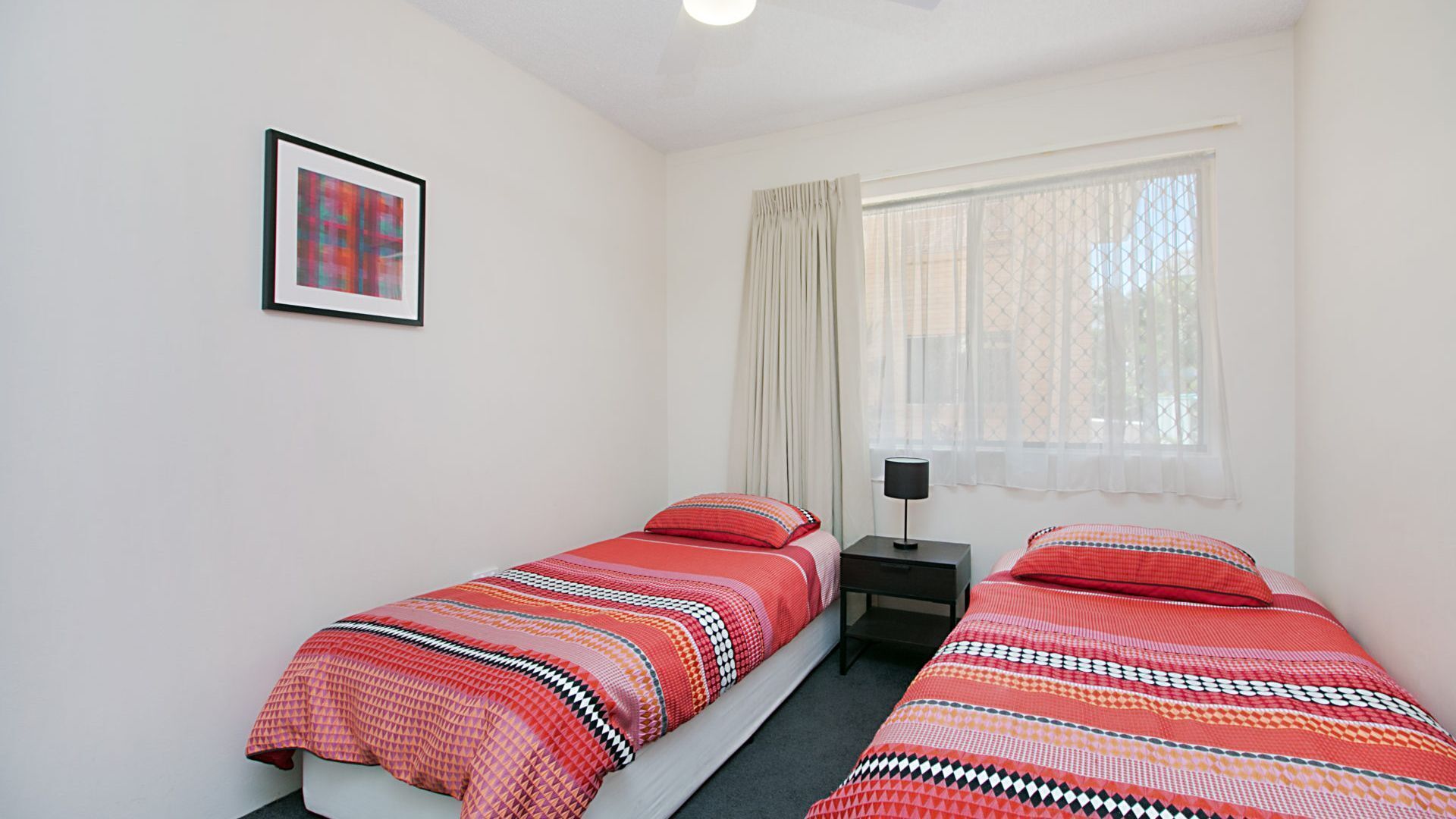 Maybury Unit 3 only a 70 Metre walk to Rainbow Bay beach Coolangatta FREE Unlimited Wi-Fi — image 11