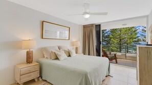 2 bedrooms, iron/ironing board, Internet, bed sheets - Rainbow Pacific Unit 20- Lovely Beachfront unit in Rainbow Bay Coolangatta with Wi-Fi Included (Coolangatta)