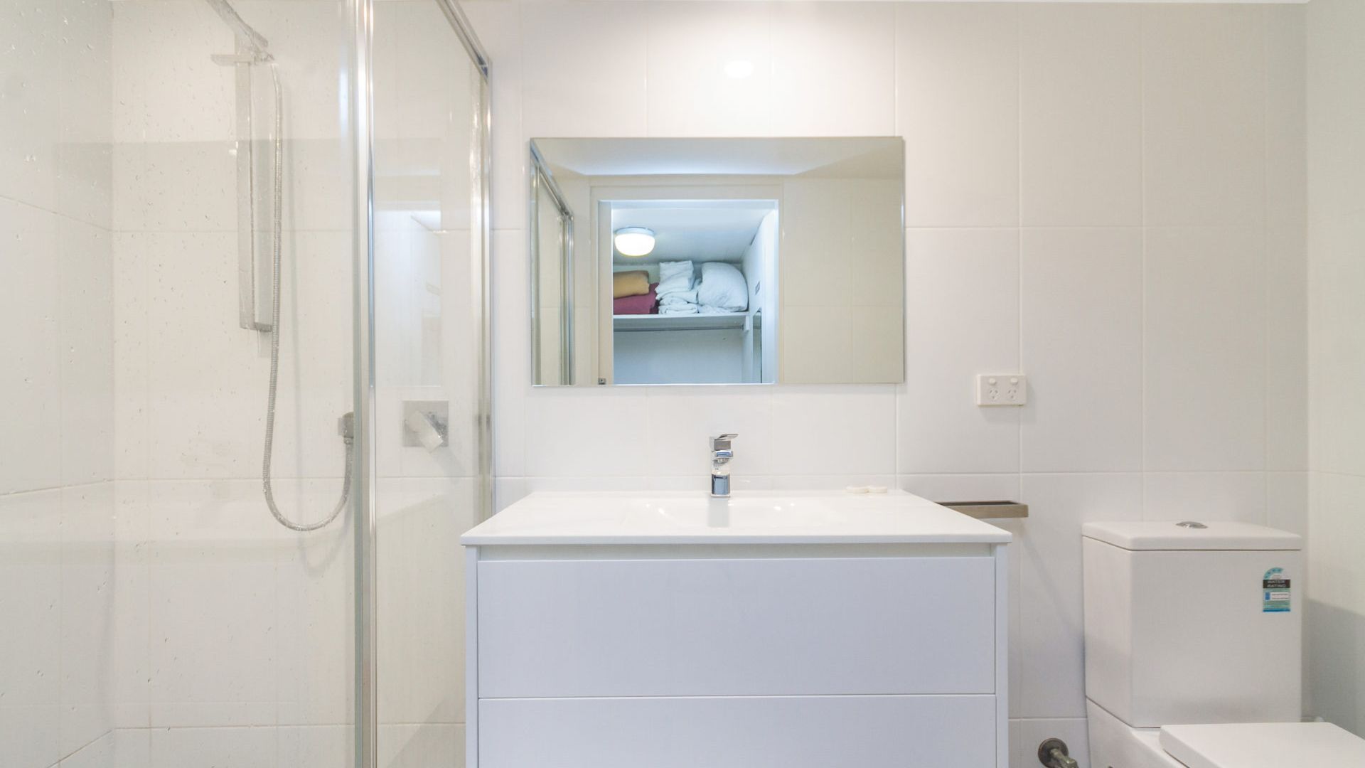 Kooringal Unit 24 Located right on Greenmount beachfront with ocean views — image 13