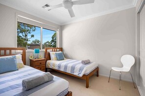 4 bedrooms, iron/ironing board, free WiFi - Spectacular - Belle Escapes Jervis Bay (Vincentia)