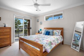 4 bedrooms, iron/ironing board, free WiFi - Spectacular - Belle Escapes Jervis Bay (Vincentia)