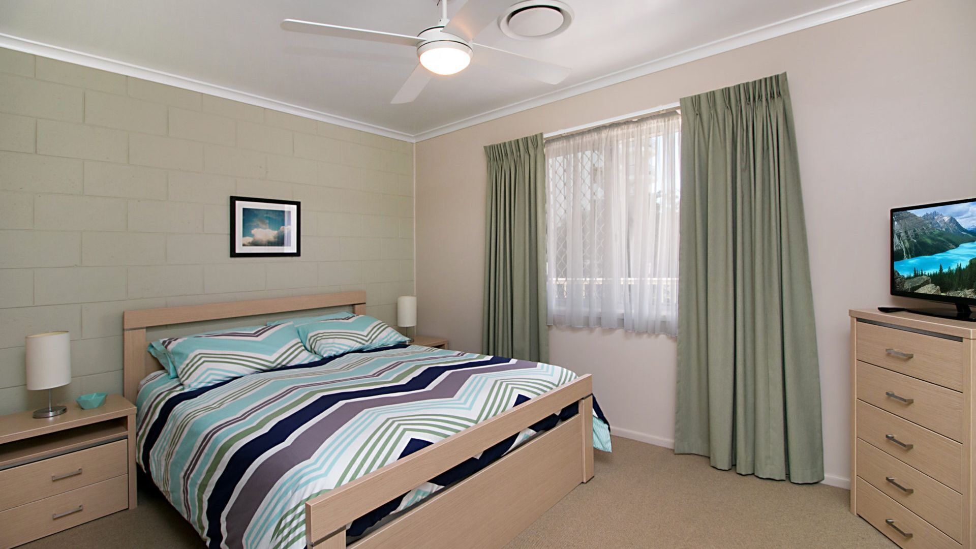 Mavic Court Unit 4 Only 200m to Rainbow Bay Beach in Coolangatta — image 8