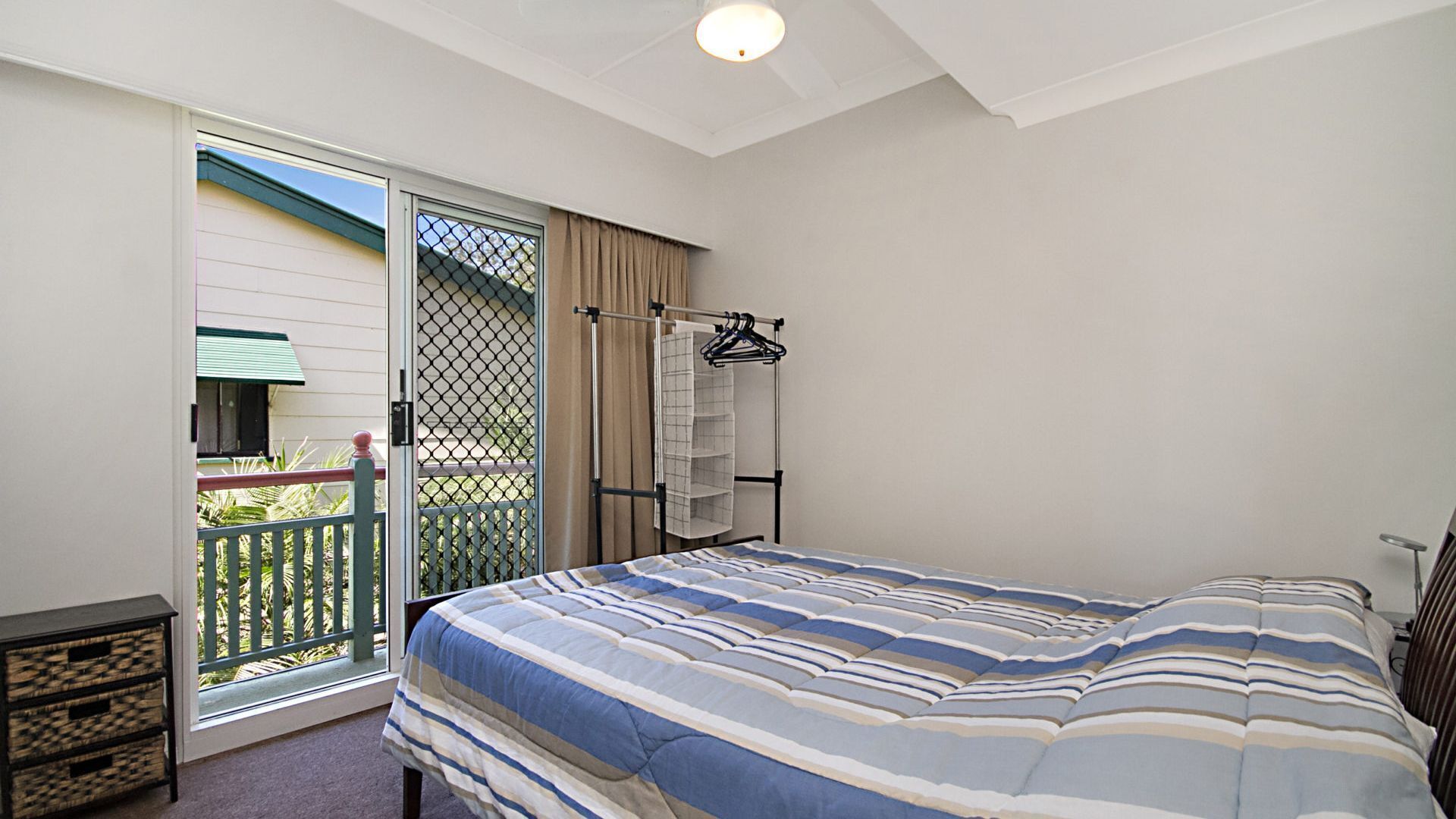 Tondio Terrace Flat 1 Budget accommodation only 200m walk to Rainbow Beach — image 8