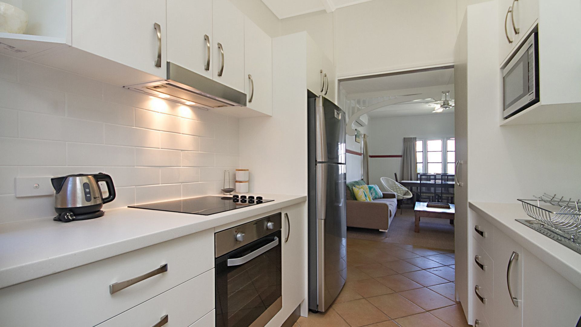 Tondio Terrace Flat 1 Budget accommodation only 200m walk to Rainbow Beach — image 7