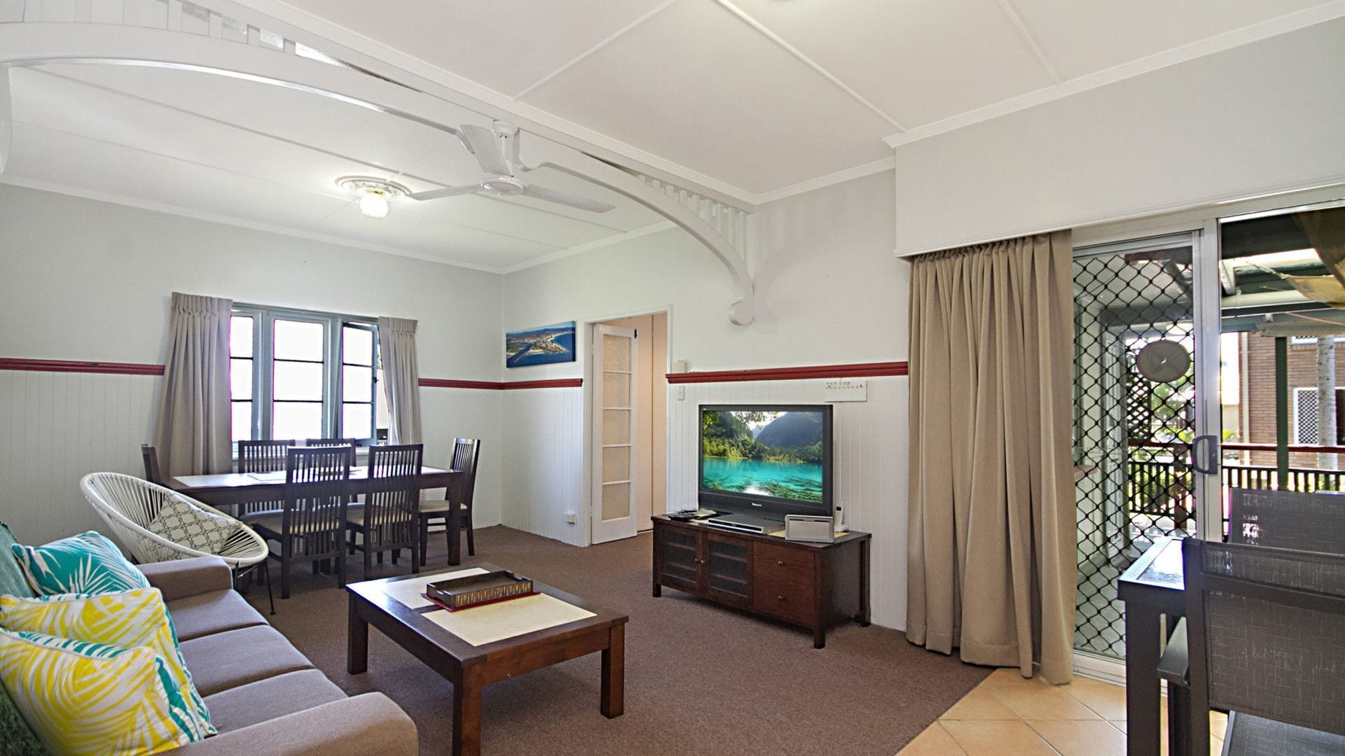 Tondio Terrace Flat 1 Budget accommodation only 200m walk to Rainbow Beach