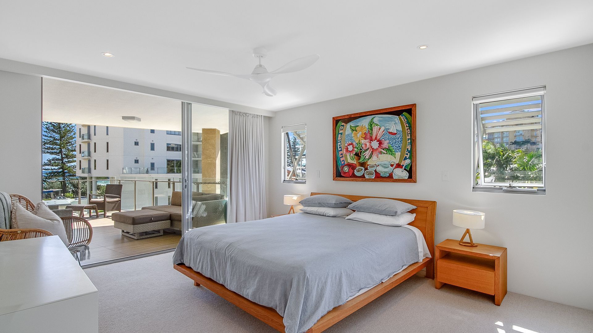 Maili 6 Luxury sky home apartment in Rainbow Bay Coolangatta Wi-Fi Included — image 12