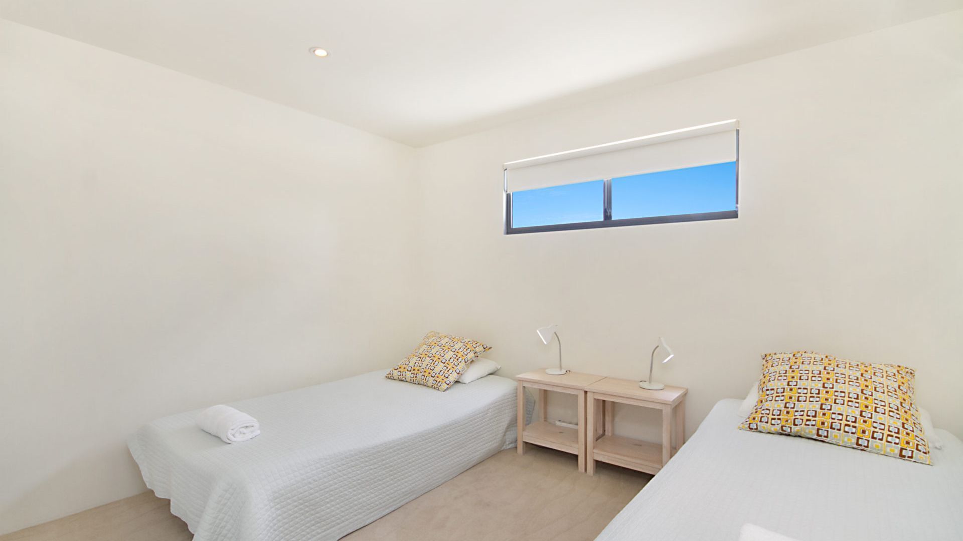 Maili 6 Luxury sky home apartment in Rainbow Bay Coolangatta Wi-Fi Included — image 17