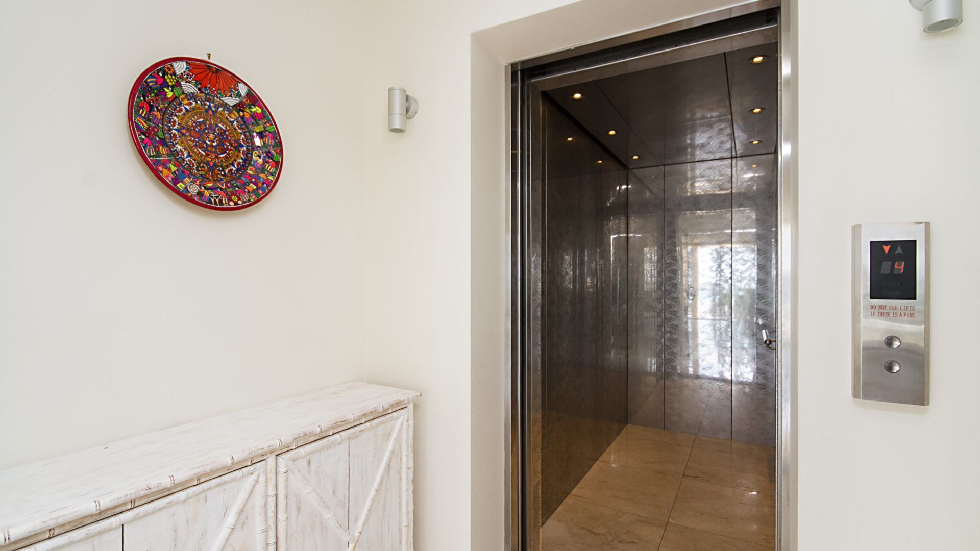 Maili 6 Luxury sky home apartment in Rainbow Bay Coolangatta Wi-Fi Included — image 24