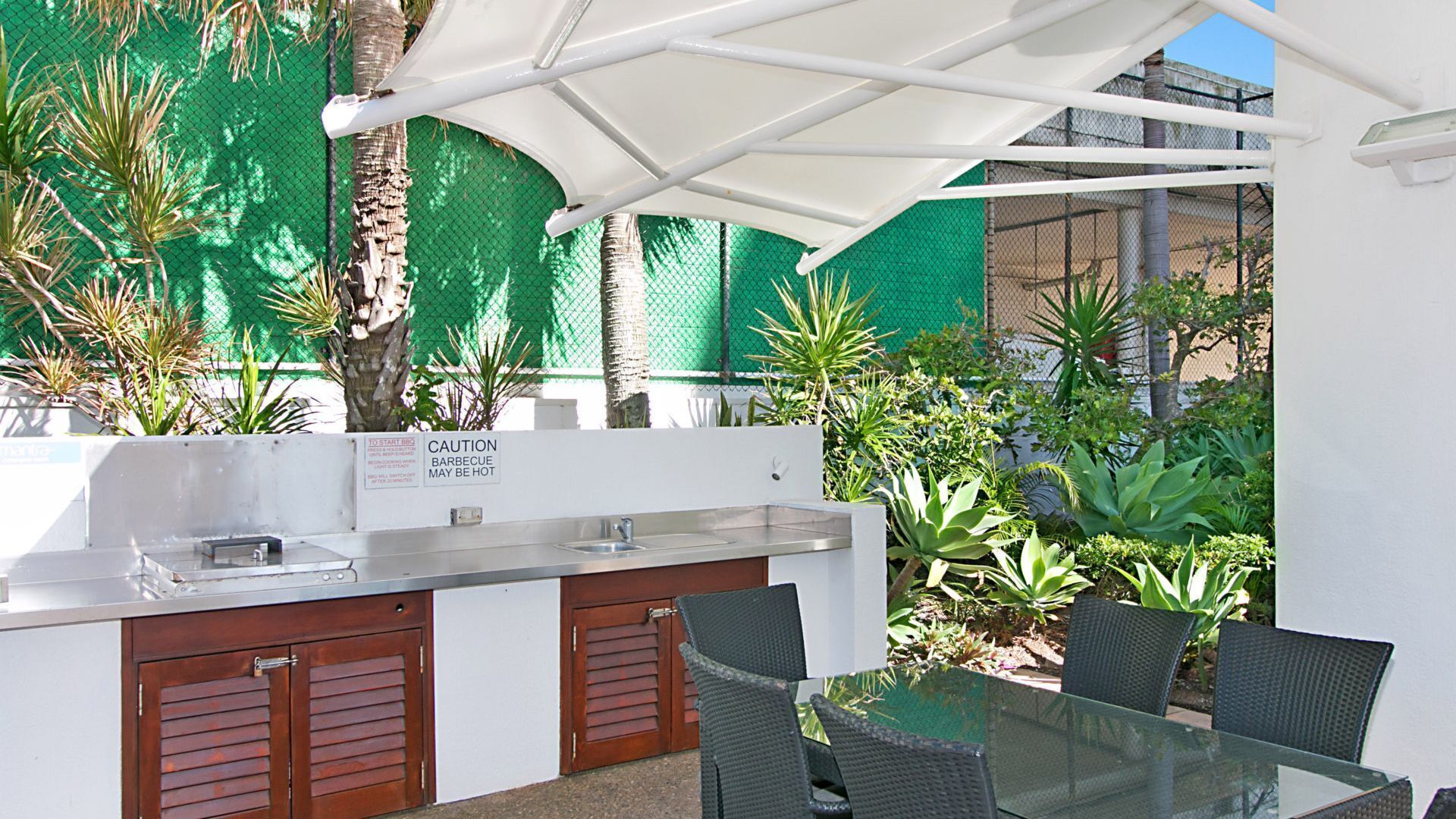 Calypso Tower Unit 807 Three bedroom beachfront apartment in central Coolangatta — image 3