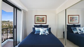 3 habitaciones y tabla de planchar con plancha 