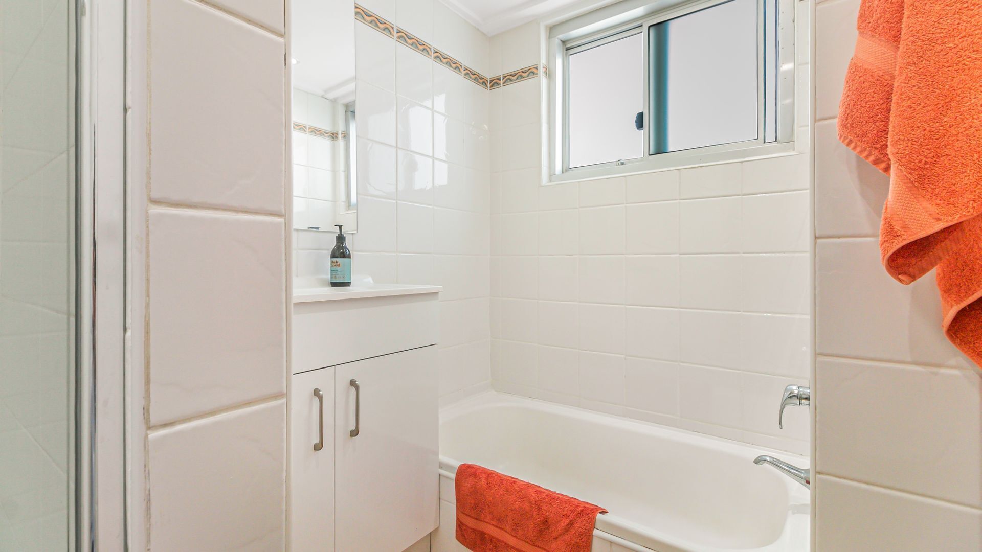 Rainbow Pacific Unit 8- Ocean views over Rainbow Bay Coolangatta with free Wi-Fi — image 15