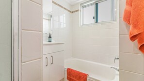 Bathtub